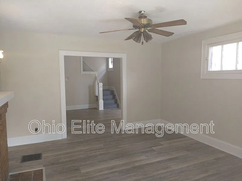 3 bed, 1.0 bath, 1200 sqft, $1,280 — Photo 3