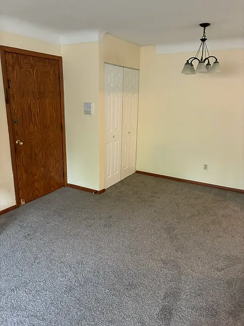 2900 Highcrest Rd N — Photo 4