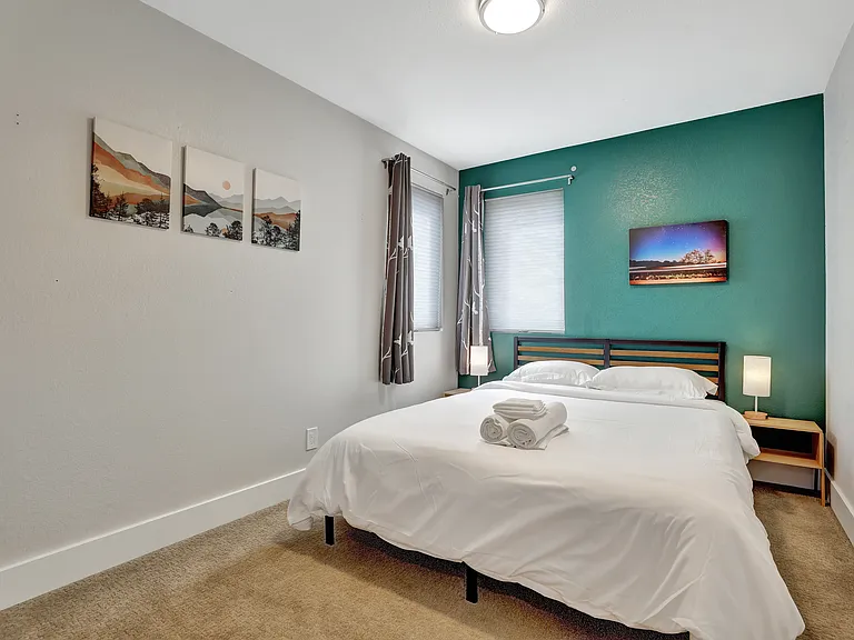 2520 N Lafayette St — Photo 18