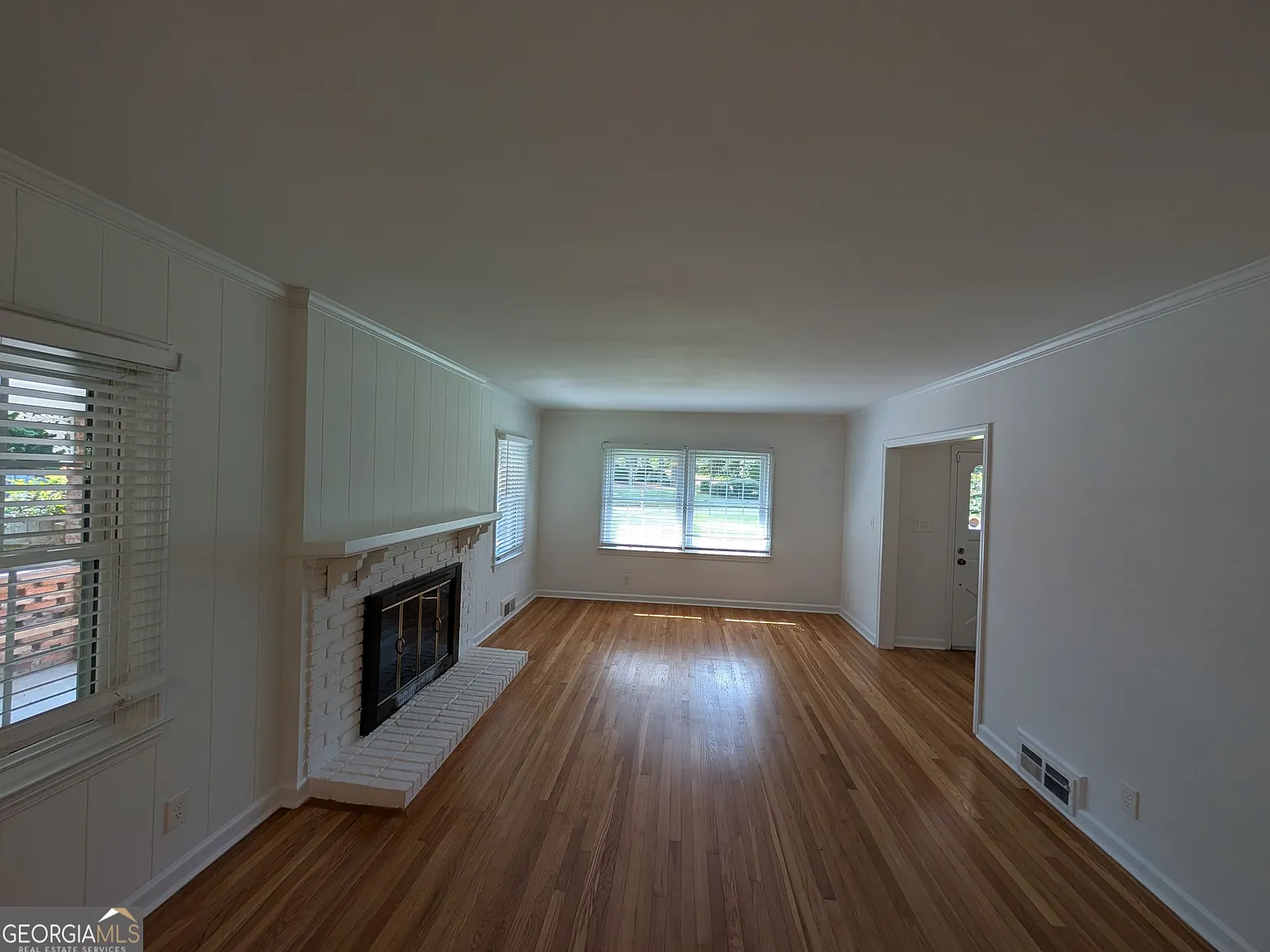 3 bed, 2.0 bath, 1540 sqft, $2,975 — Photo 2