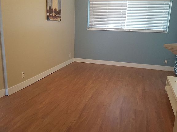 4th image of 255 Hill Ave #1