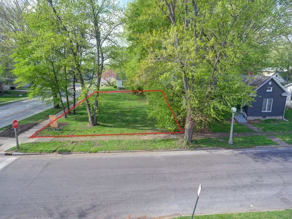 209 E Oregon St, Urbana, IL 61801