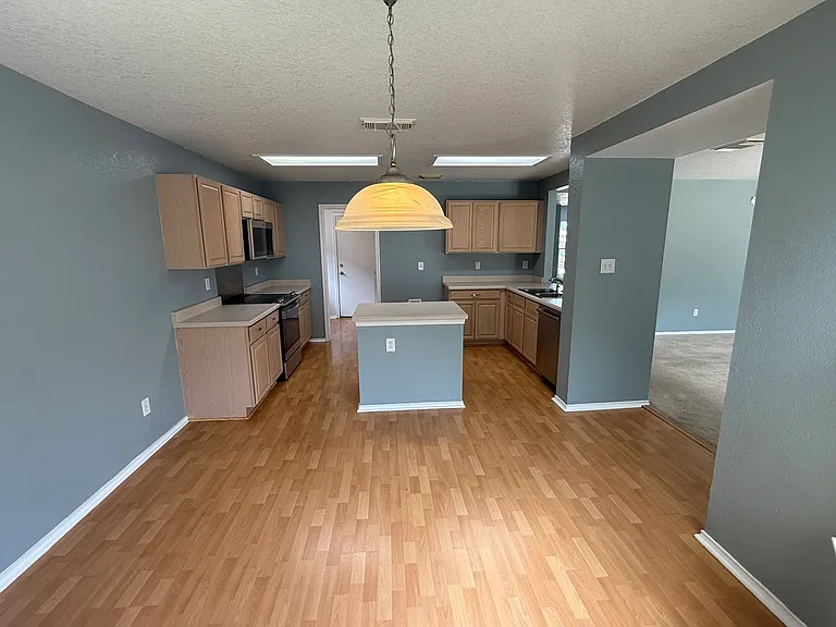 10838 Larson Cavern — Photo 8