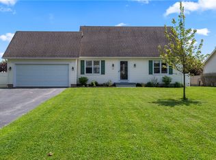 187 Long Park Dr, Rochester, NY 14612