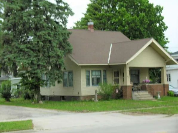 309 S 7th St, Osage, IA 50461