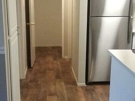 4th image of 4942 Stamas Ln APT 3