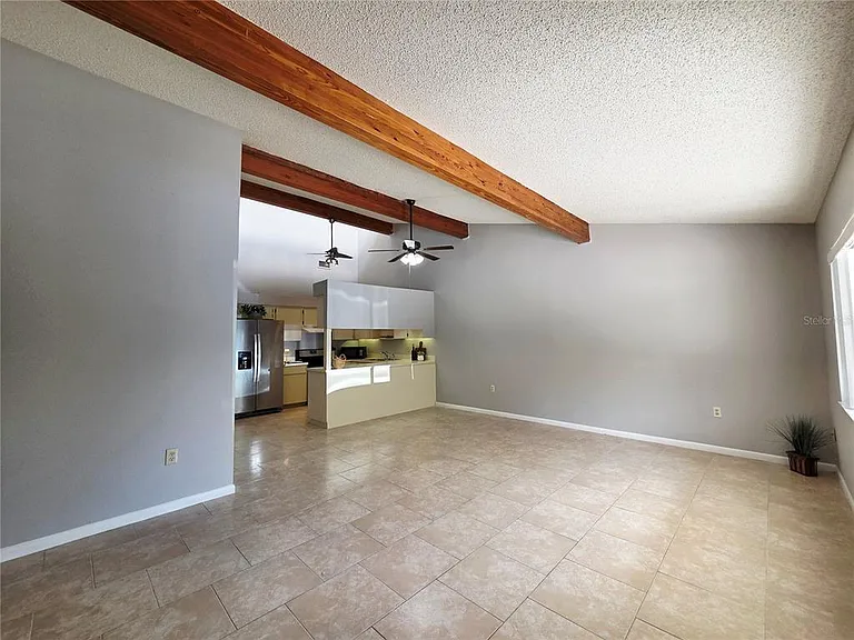 104 Mayfair Pl SW — Photo 4