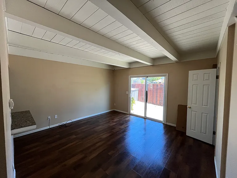 320 Berry St #A — Photo 4