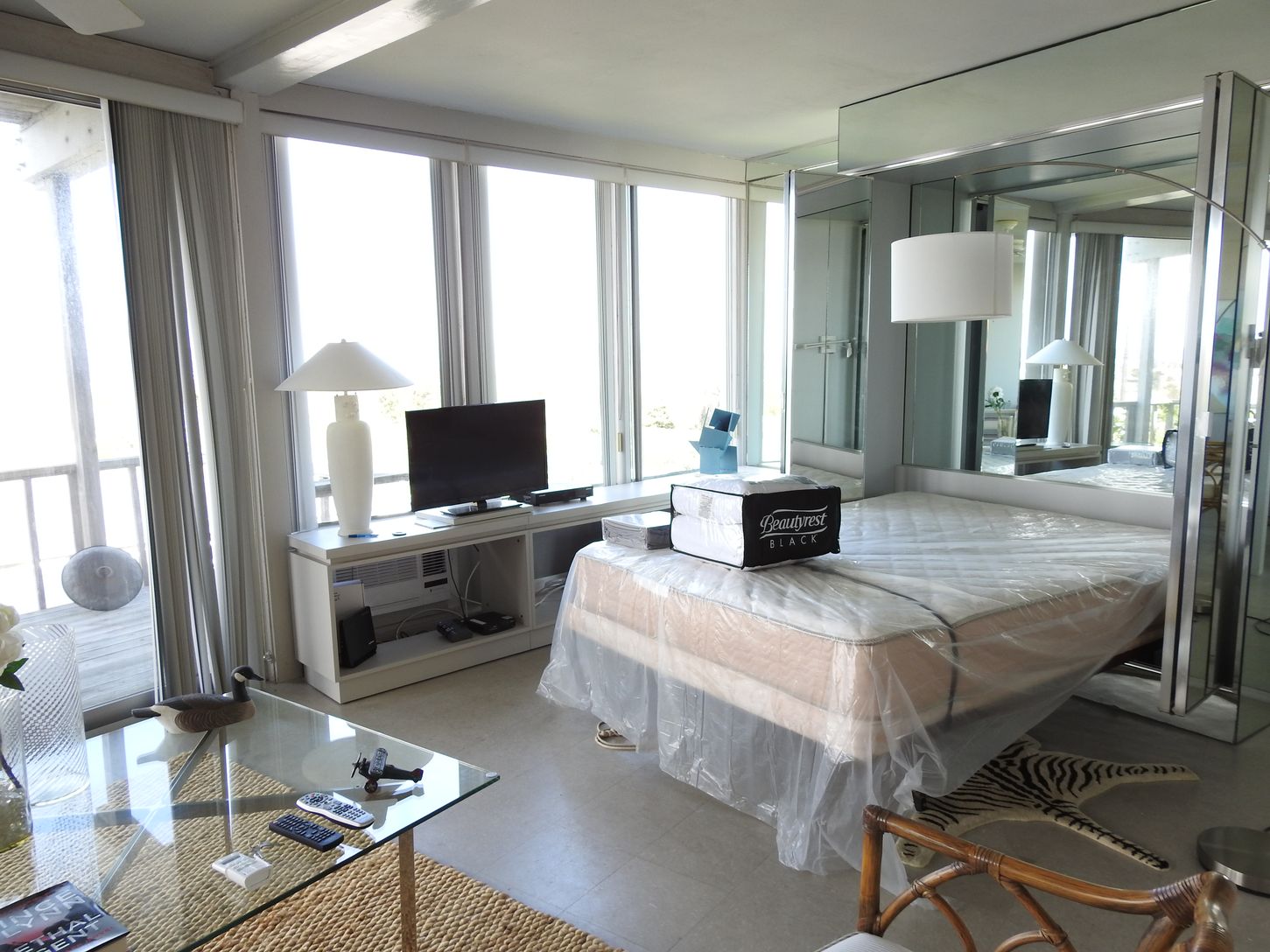  Murphy bed