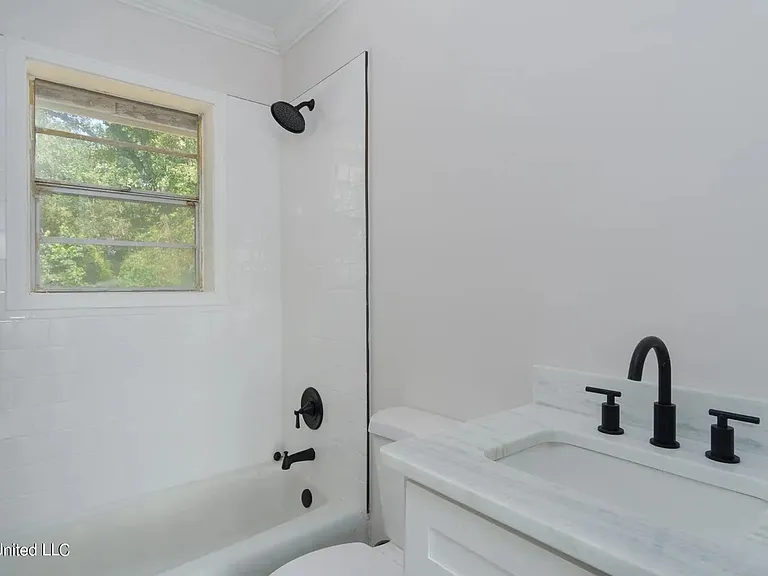 2432 Monroe Rd — Photo 10