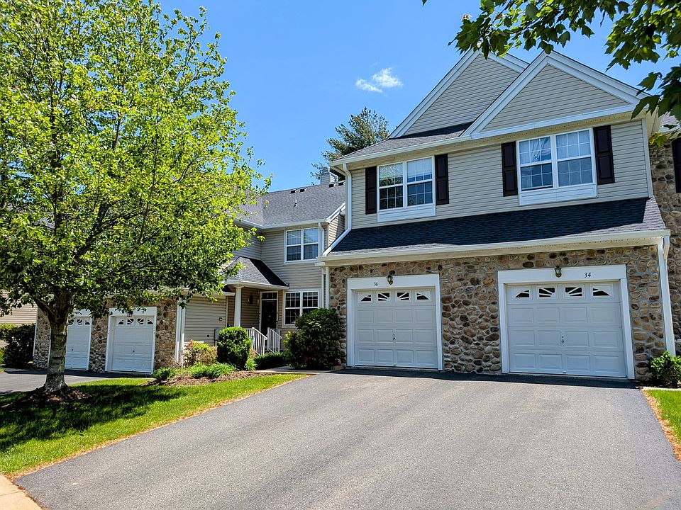 1st image of 36 Scarlet Oak Dr