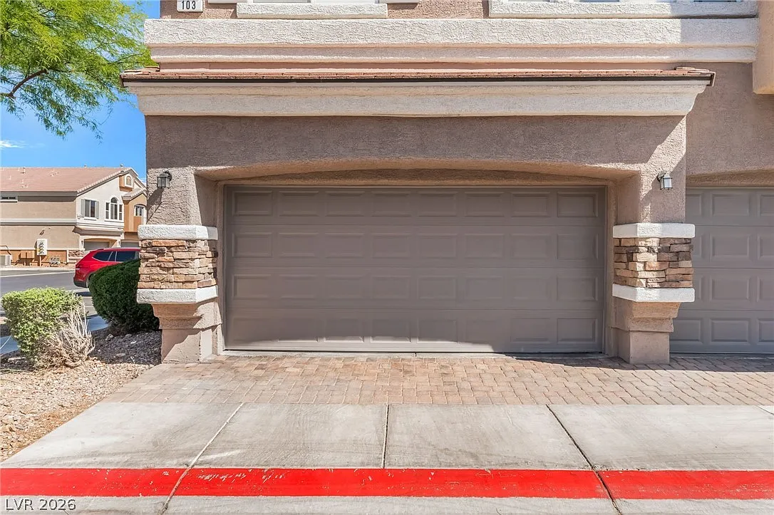 Building Photo - 5513 High Wager Way #103