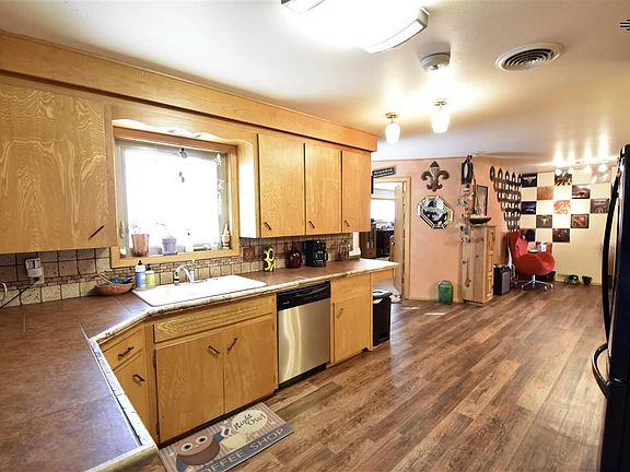 5th image of 1305 Stratford Ln
