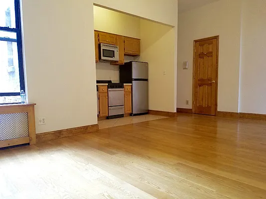 Rented by Mdrn Residential | media 51