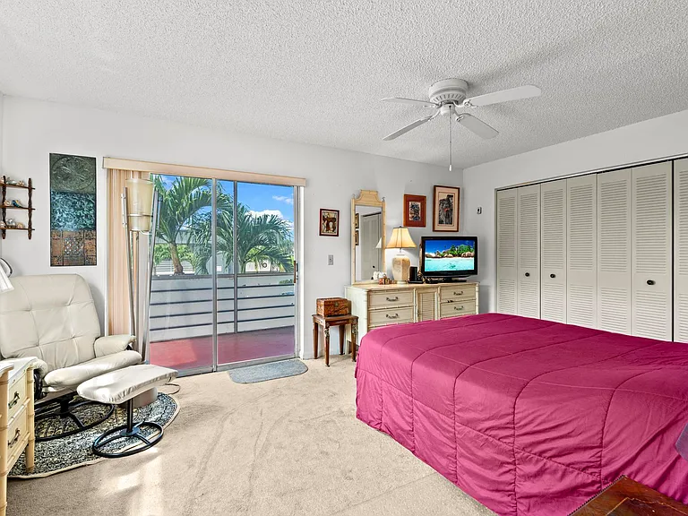 362 Burgundy Ave #H — Photo 16