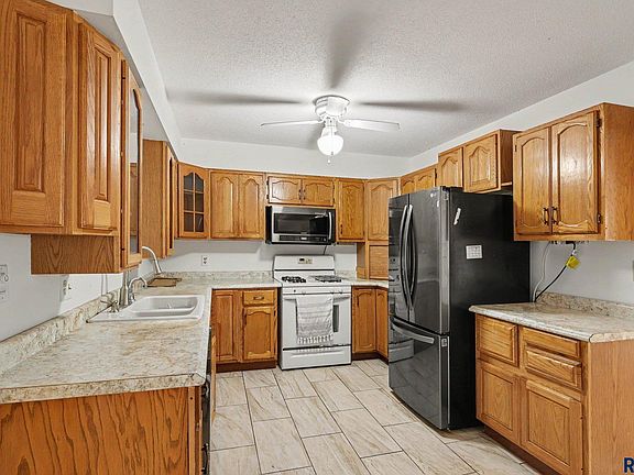 2nd image of 6209 W 60th St
