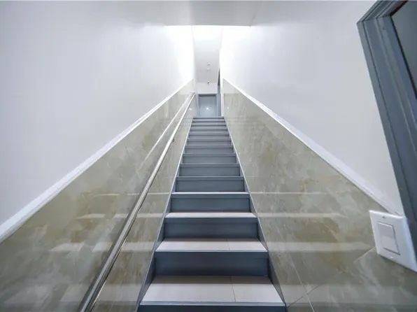 3903 Seventh Avenue image 4 of 29