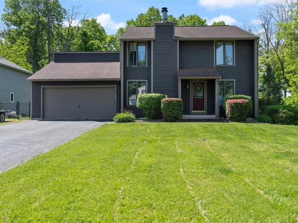 8319 Zenith Dr, Baldwinsville, NY 13027