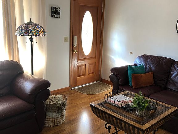 Living Room Entry- Main 