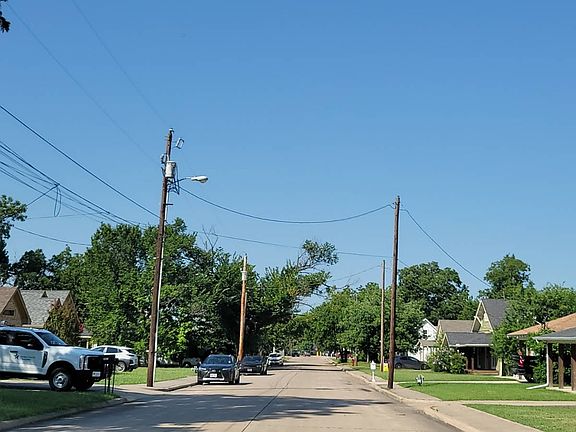 5th image of 2410 1st St