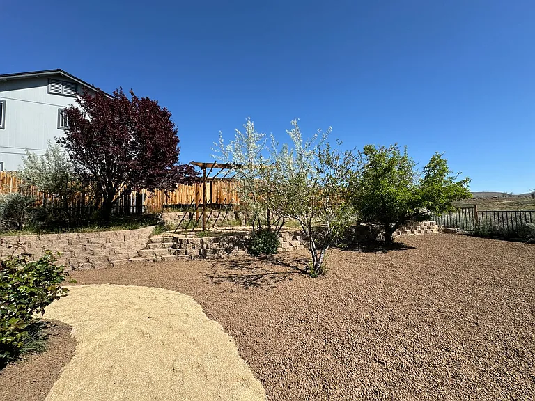 1670 Saturno Heights Dr — Photo 10