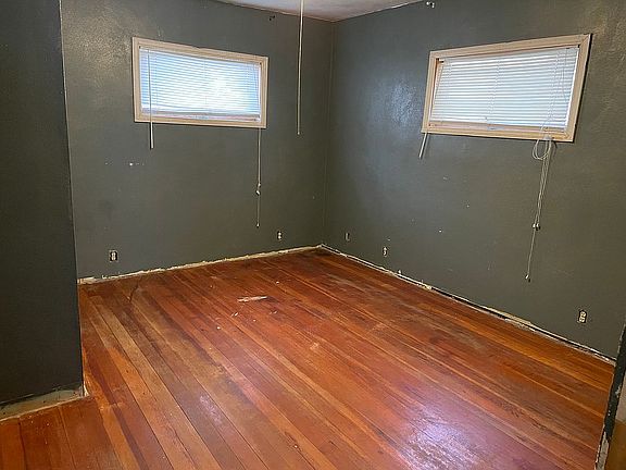 Bedroom/original flooring 