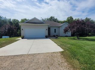 2733 Parnell Ave NE, Lowell, MI 49331