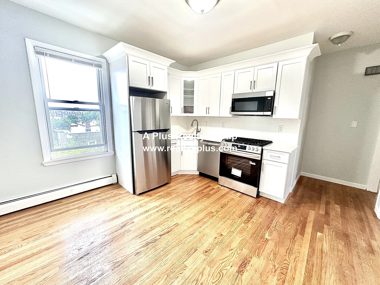 3 bed, 1.0 bath, $3,195 — Photo 3