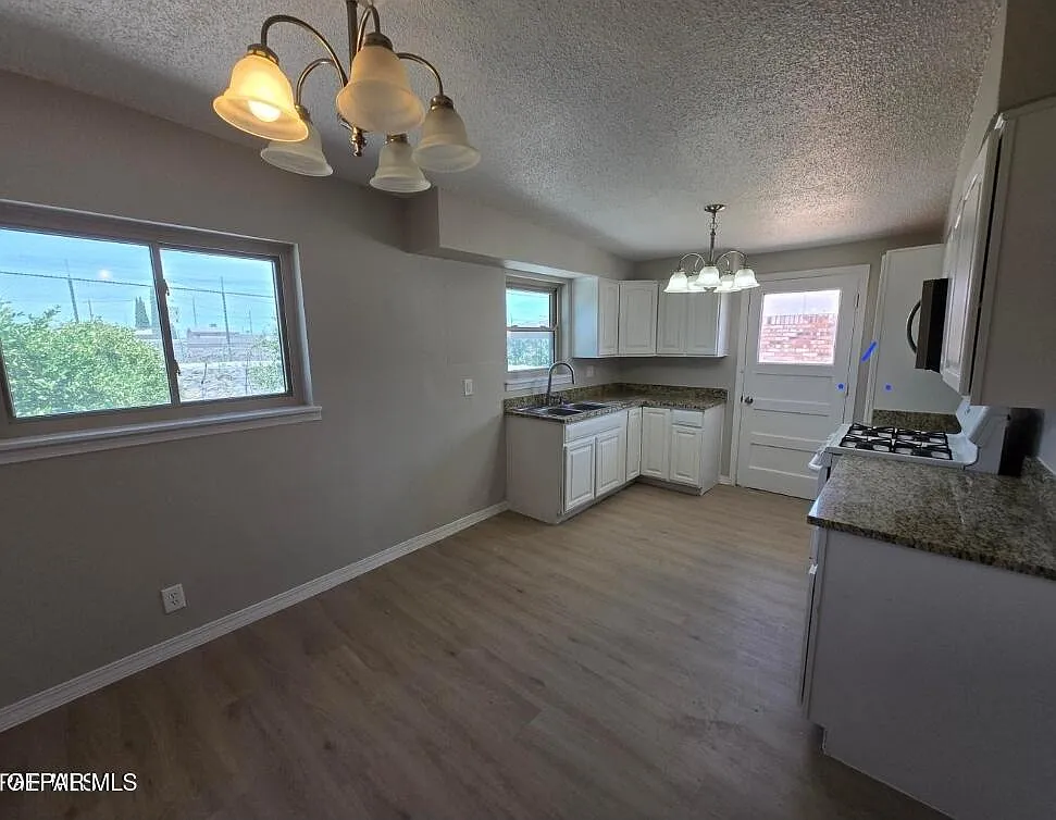 3 bed, 1.0 bath, 800 sqft, $1,400 — Photo 4