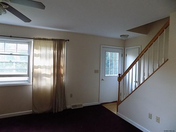4th image of 41 Stewart Dr
