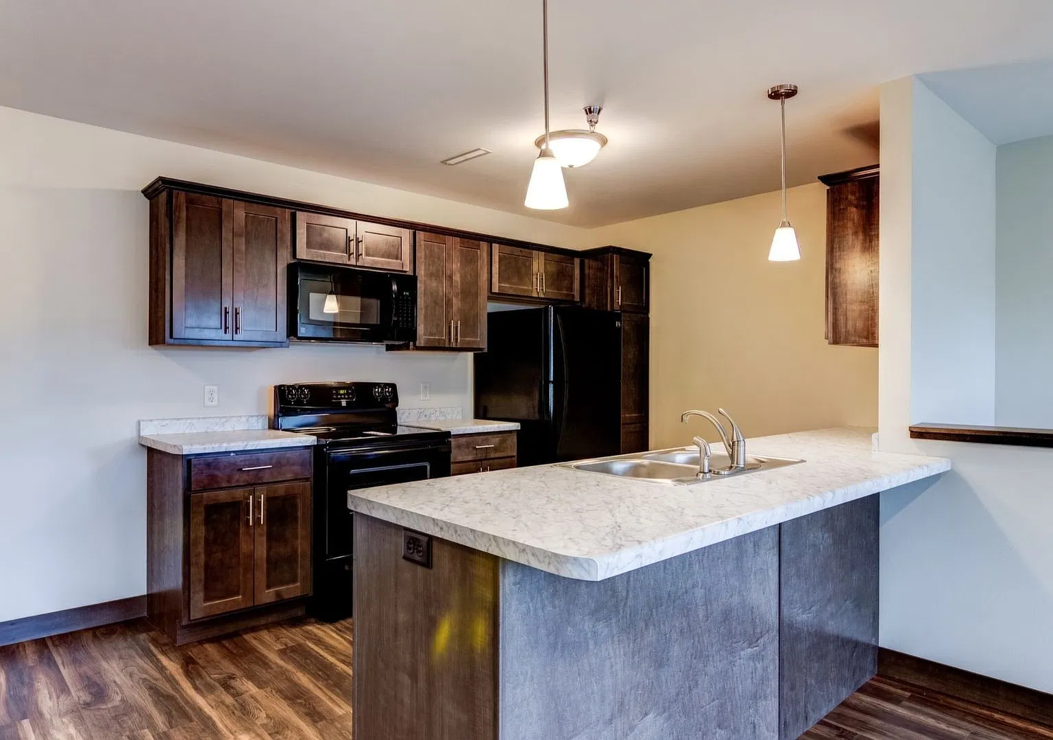 Starr Avenue Apartments — Photo 3