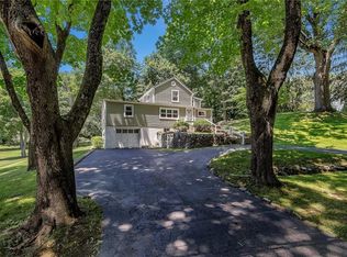 22 Virginia Ln, Thornwood, NY 10594