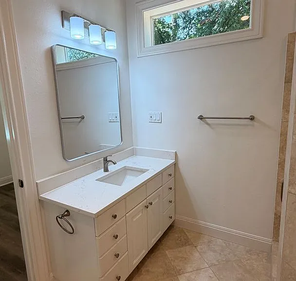 804 E Dean Keeton St — Photo 14