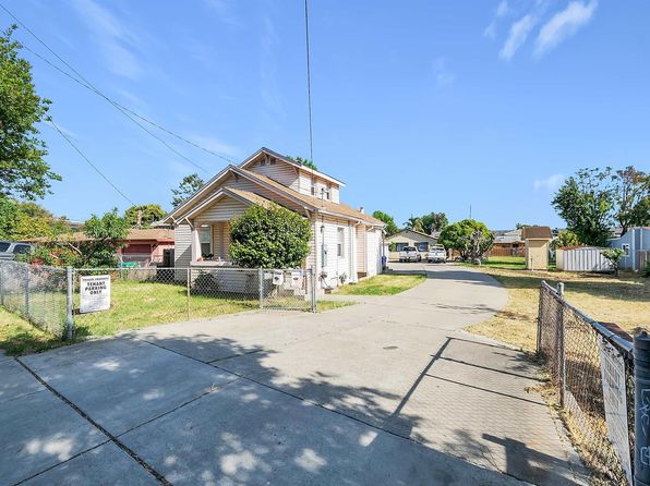 451 Hampton Rd, Hayward, CA 94541