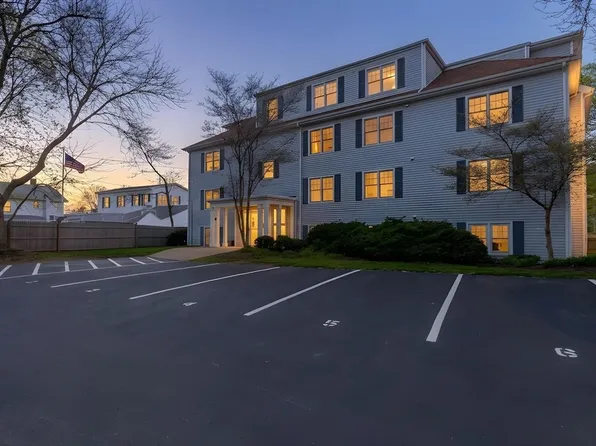 14 Webb Pl APT 1A, Mansfield, MA 02048