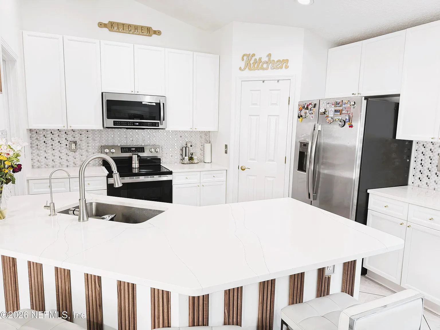 2 bed, 3.0 bath, 1565 sqft, $2,375 — Photo 3