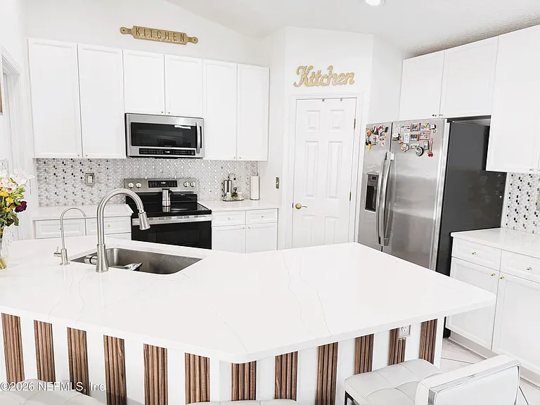13752 Goodson Pl — Photo 3