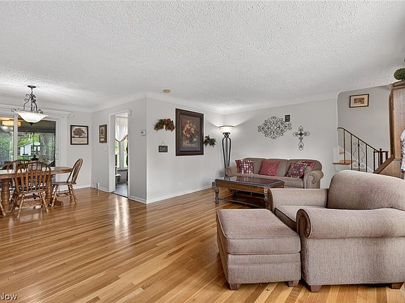 5th image of 2426 Lander Rd