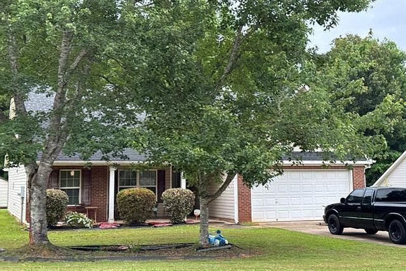 1st image of 219 Glenview Trl