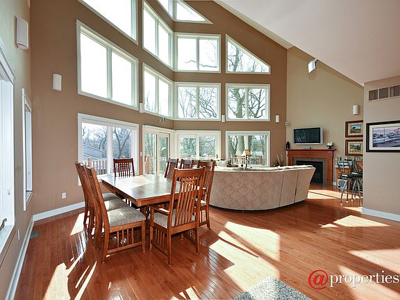 Living Room / Dining Room