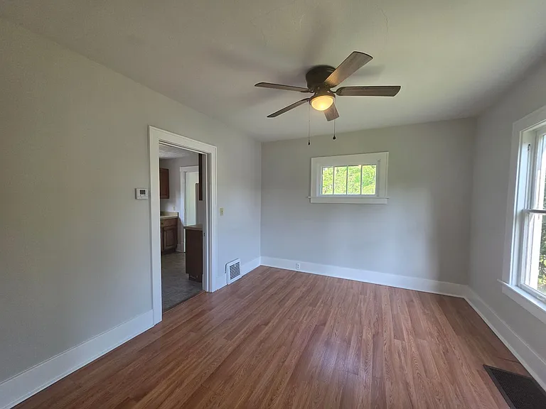 914 S Water St — Photo 5