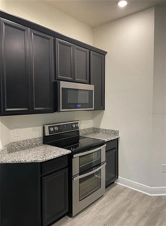 4 bed, 2.5 bath, 1880 sqft, $2,800 — Photo 4