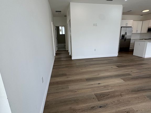 5th image of 629 E 40th St