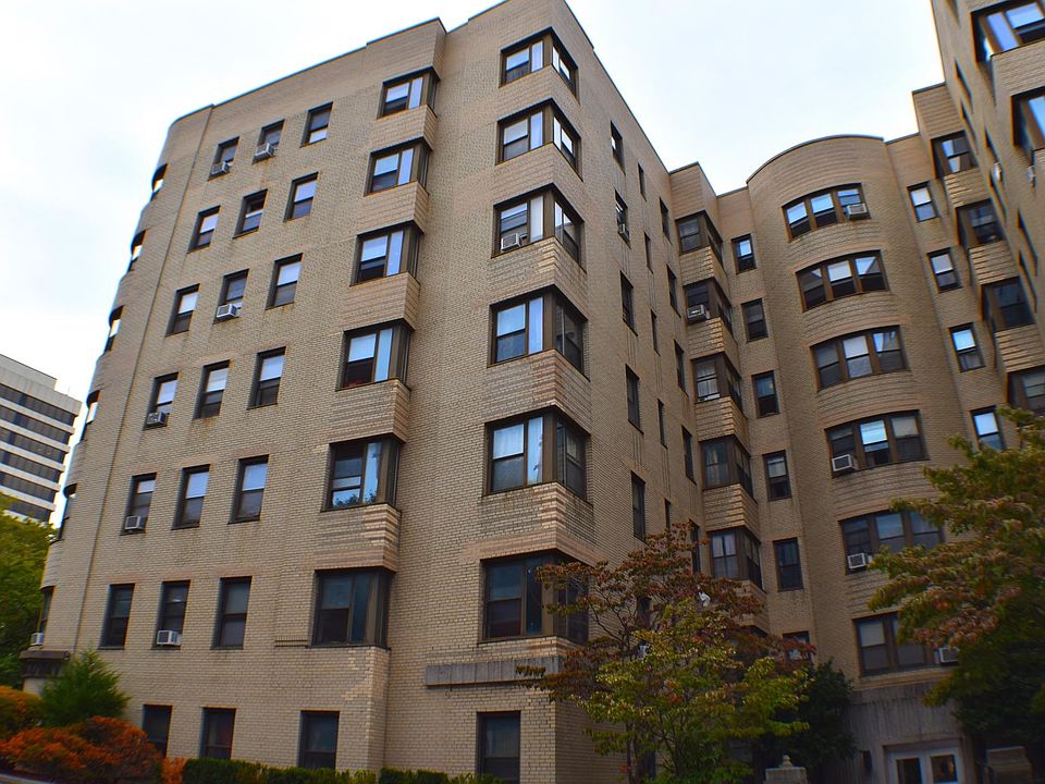 1st image of 2 N Broadway APT 5C