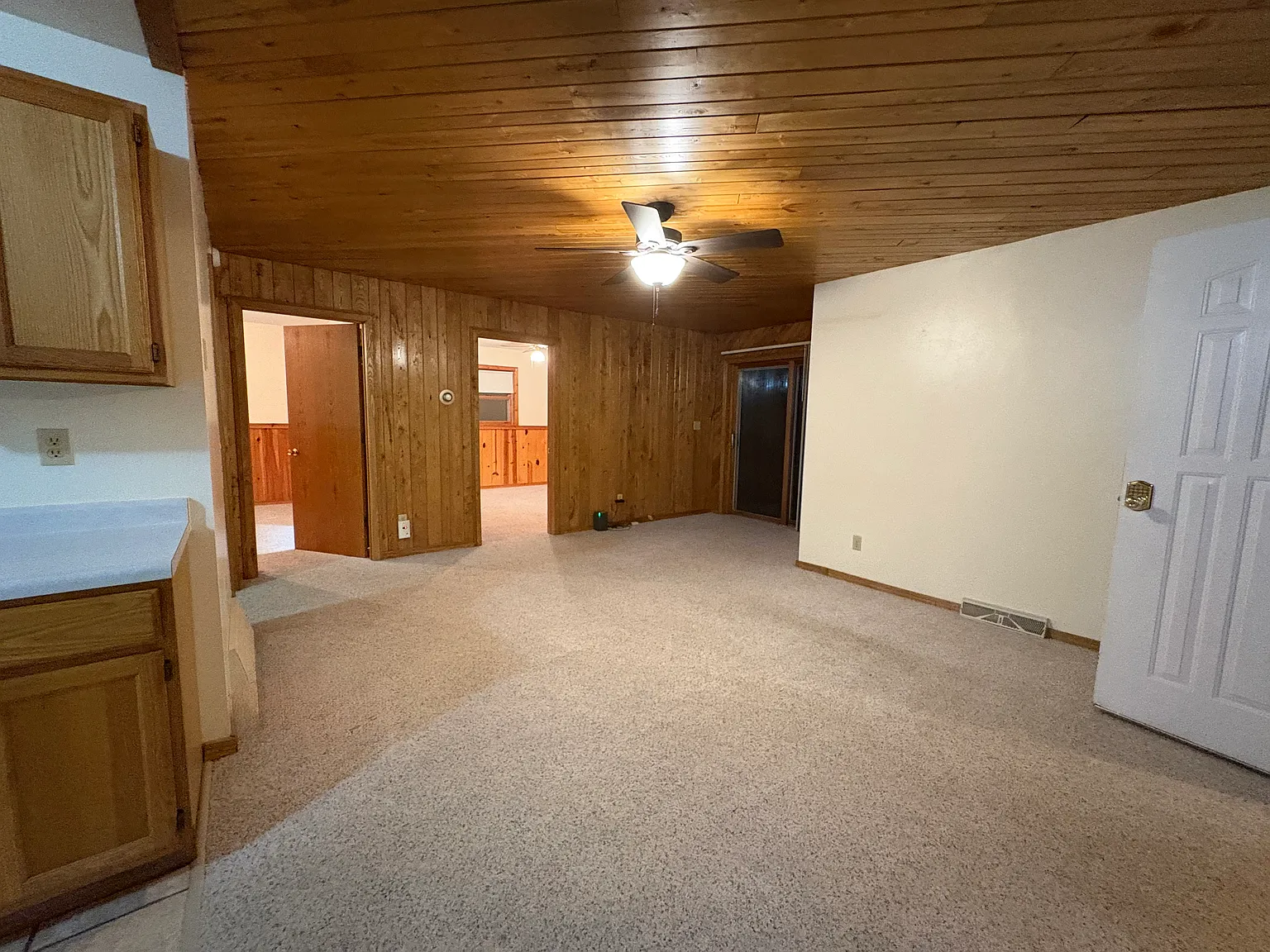 2 bed, 800 sqft, $900 — Photo 3