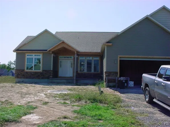 (undisclosed Address), Timber Banks Lysander, NY 13027