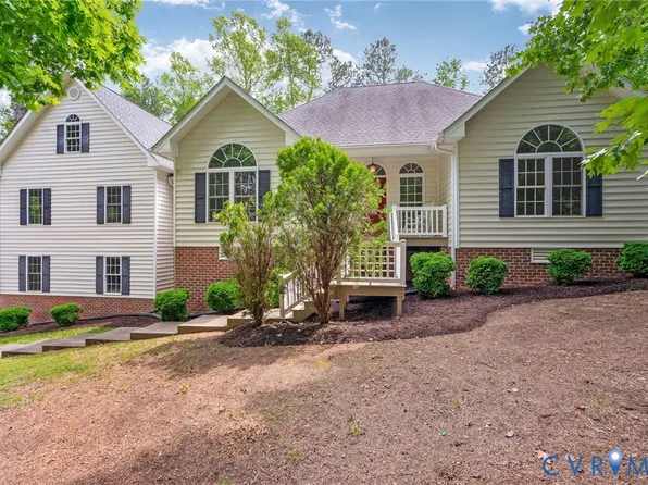 12081 Hunters Hawk Ct, Chesterfield, VA 23838