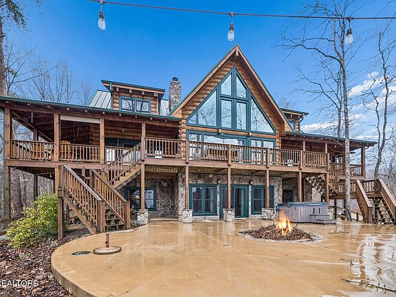 4th image of 105 Shoreside Rd