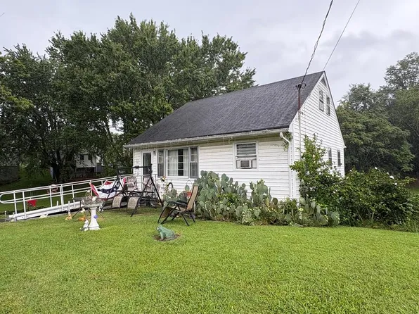 144 Crescent Dr, Bristol, VA 24201