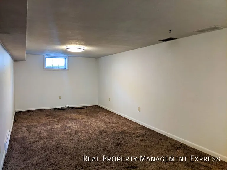 2611 S Duluth Ave — Photo 12
